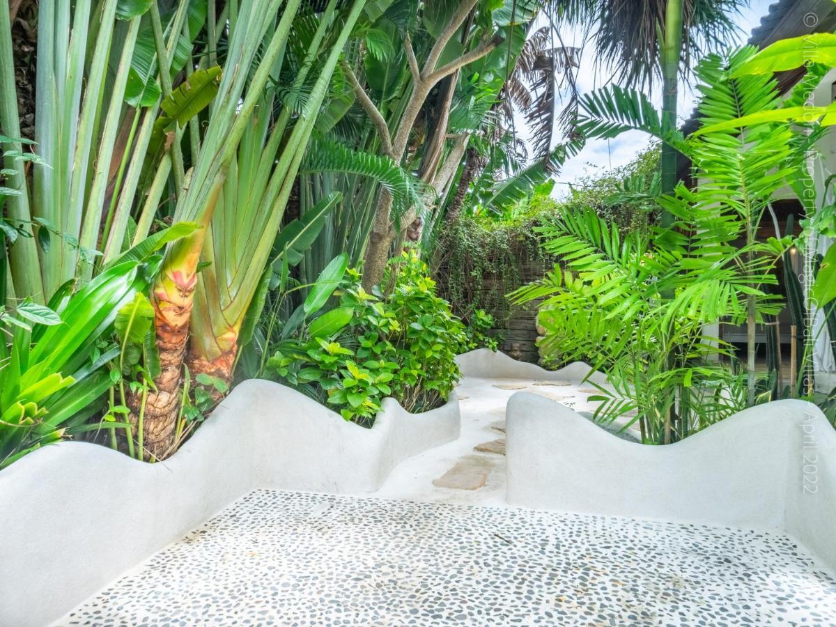 Villa Enjoy - Seminyak Center Екстер'єр фото