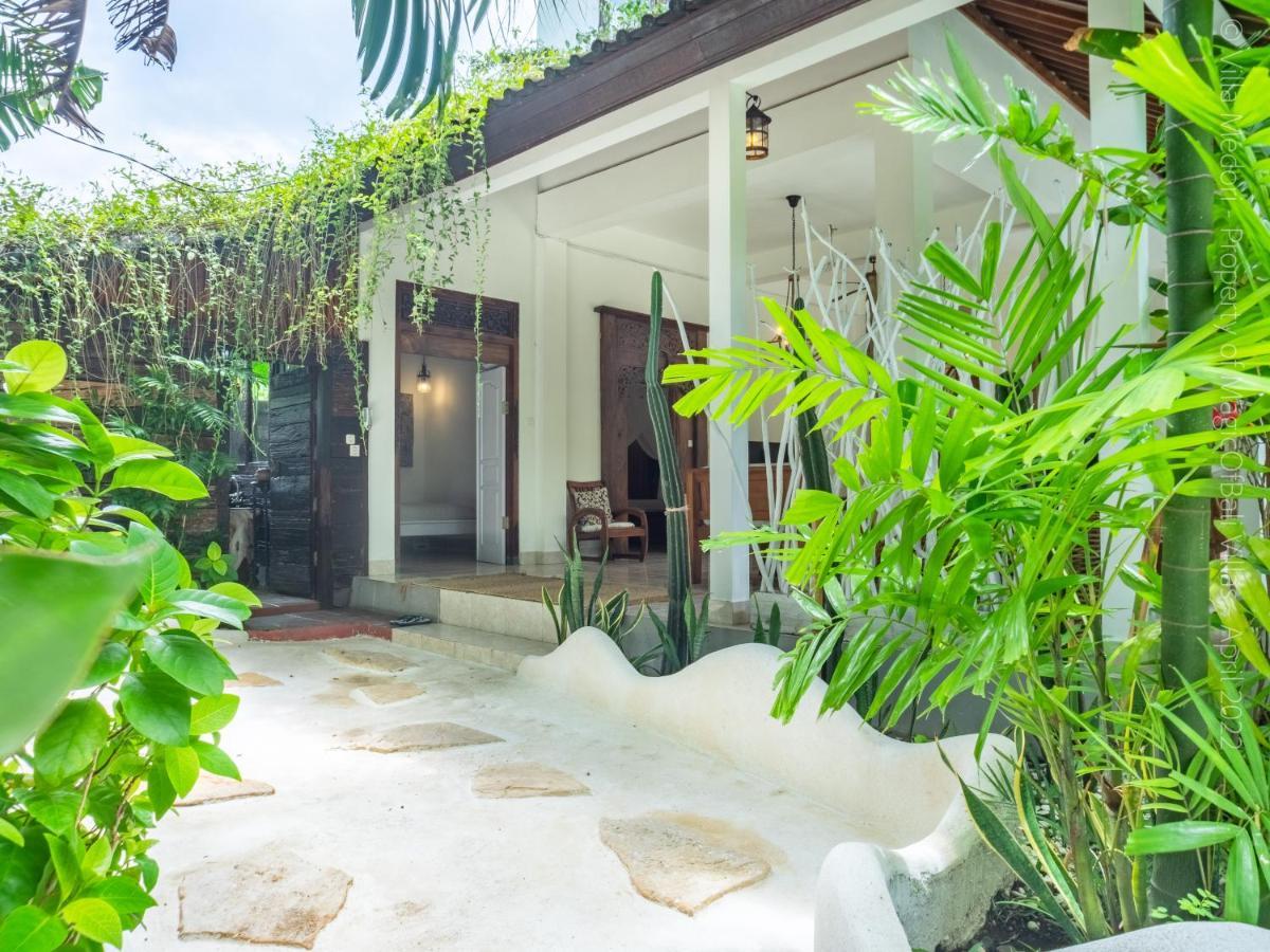 Villa Enjoy - Seminyak Center Екстер'єр фото