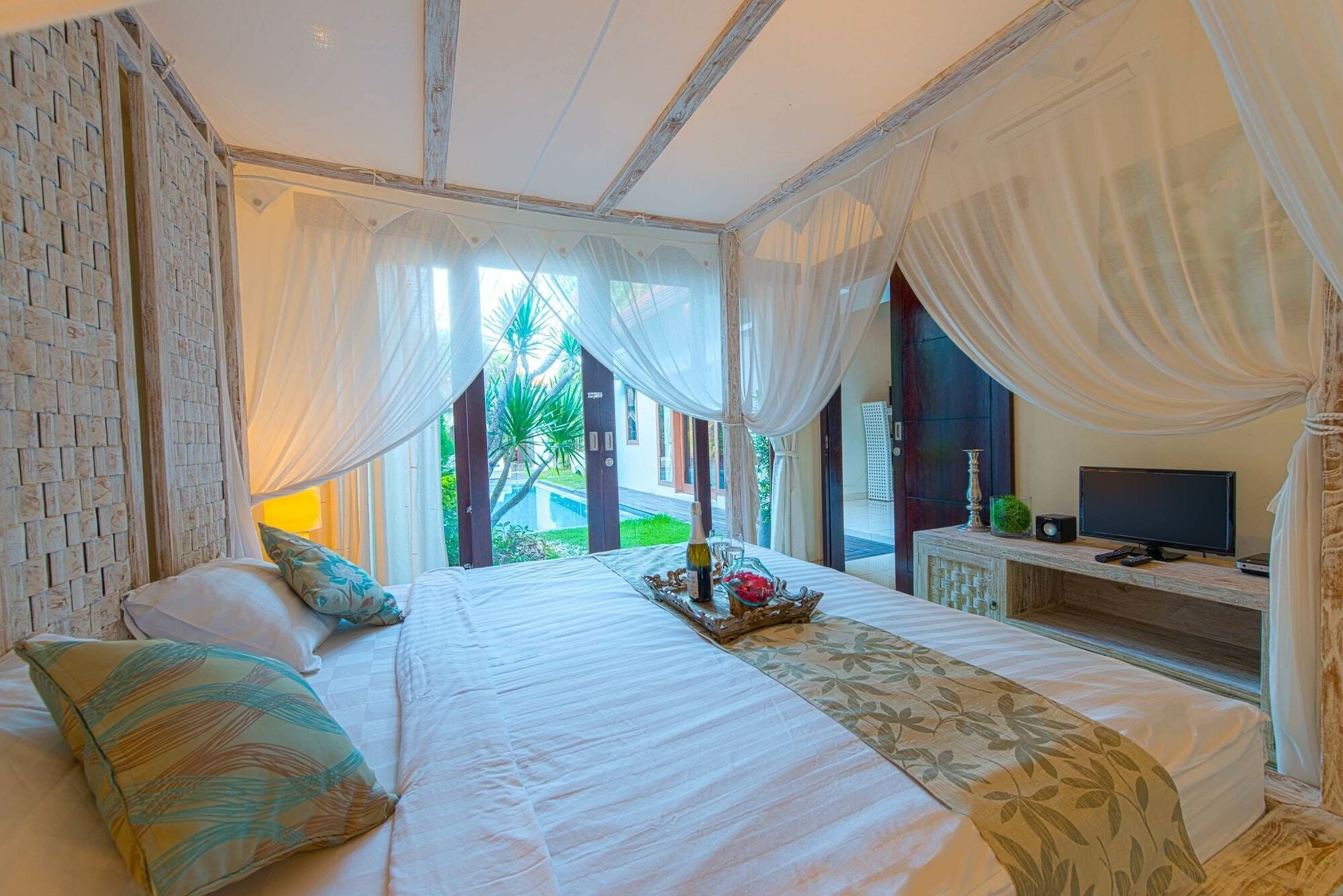 Villa Enjoy - Seminyak Center Екстер'єр фото