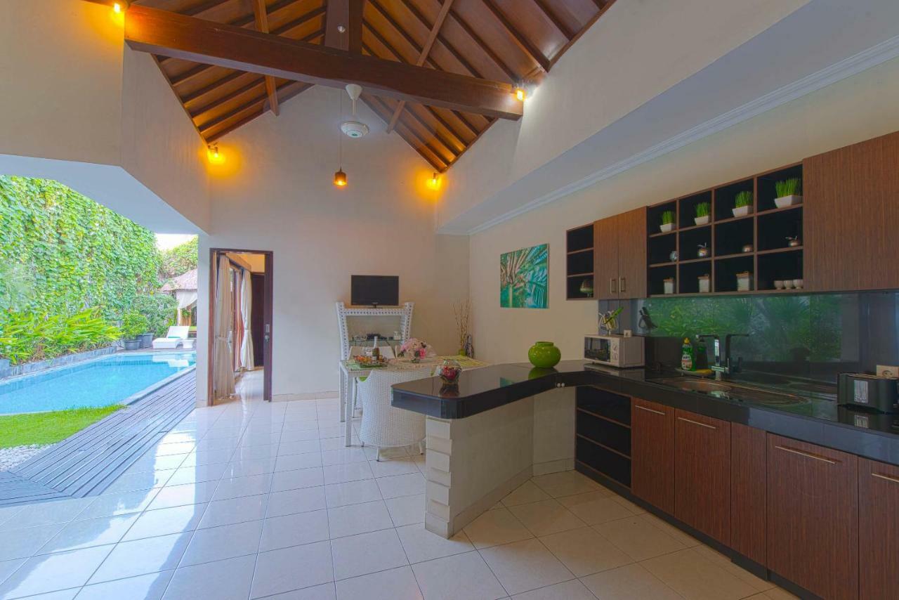 Villa Enjoy - Seminyak Center Екстер'єр фото